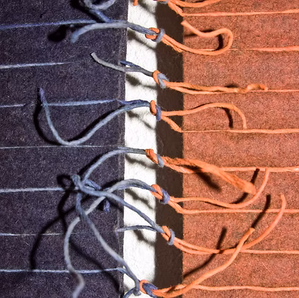 Detail 4 gekleurde rechthoeken  vilt, pa